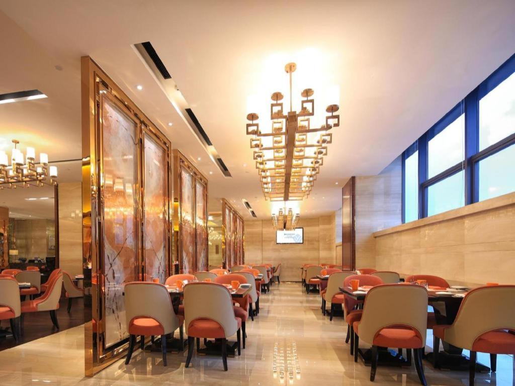 Wyndham Grand Plaza Royale Huayu Chongqing Hotel Buitenkant foto