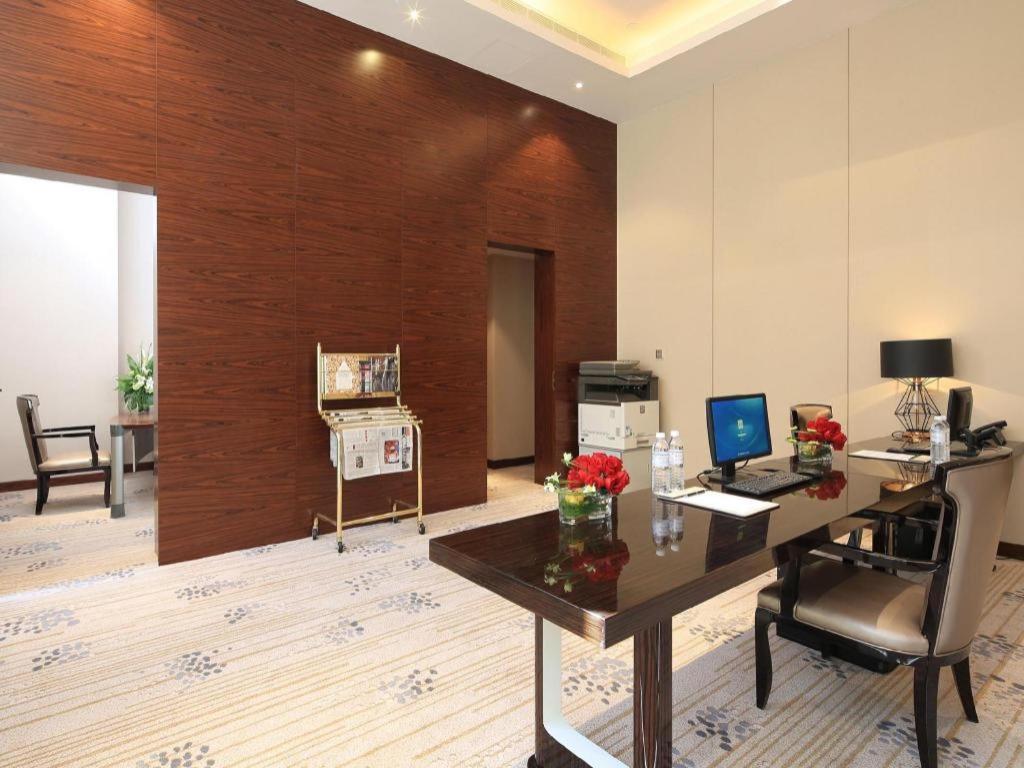 Wyndham Grand Plaza Royale Huayu Chongqing Hotel Buitenkant foto