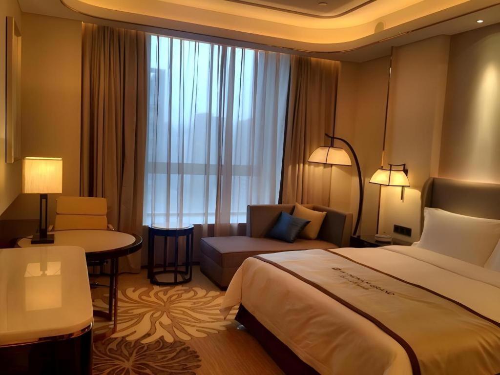 Wyndham Grand Plaza Royale Huayu Chongqing Hotel Buitenkant foto