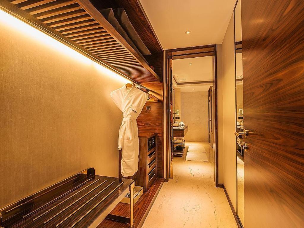Wyndham Grand Plaza Royale Huayu Chongqing Hotel Buitenkant foto