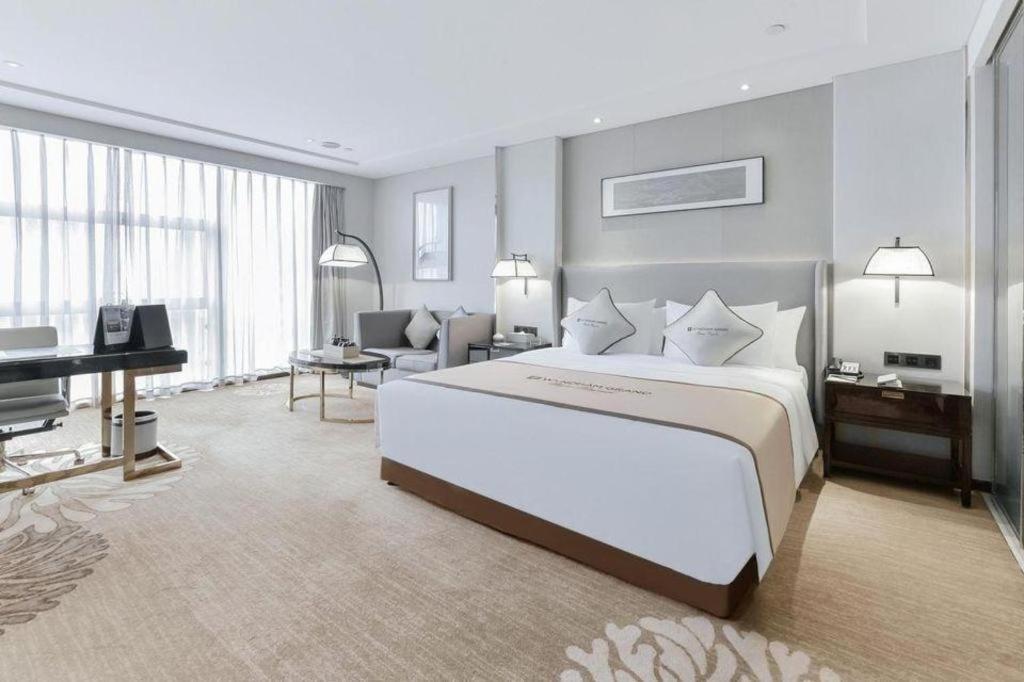 Wyndham Grand Plaza Royale Huayu Chongqing Hotel Buitenkant foto